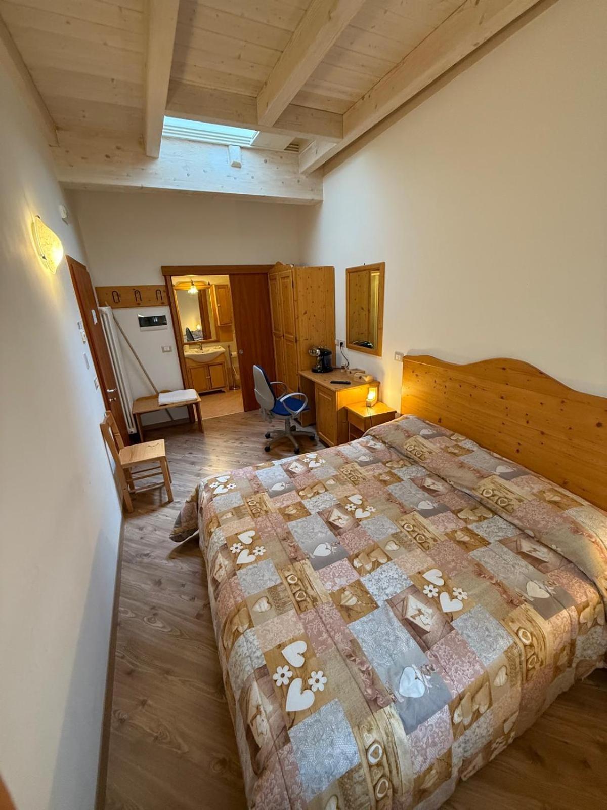 Отель Garni Sella Cipriani Borgo Valsugana Экстерьер фото