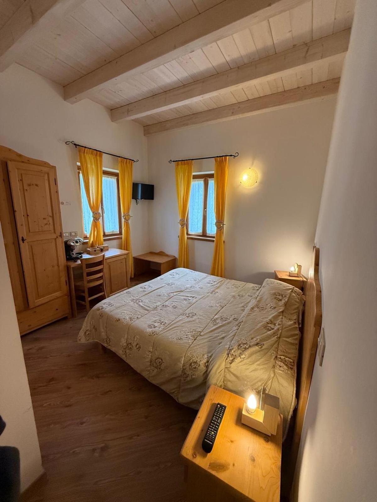 Отель Garni Sella Cipriani Borgo Valsugana Экстерьер фото